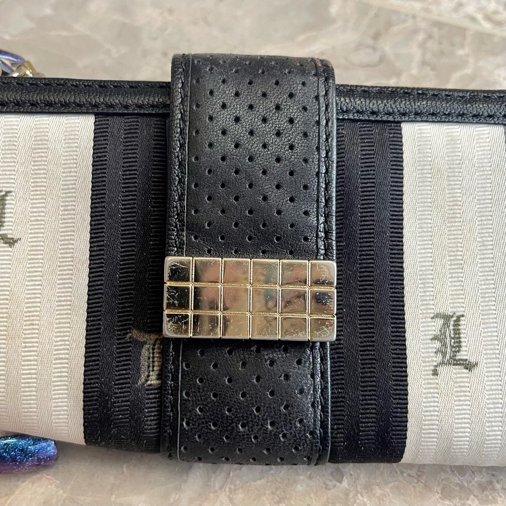 L.A.M.B. Trenchtown Wallet by Gwen Stefani - Picture 3 of 6